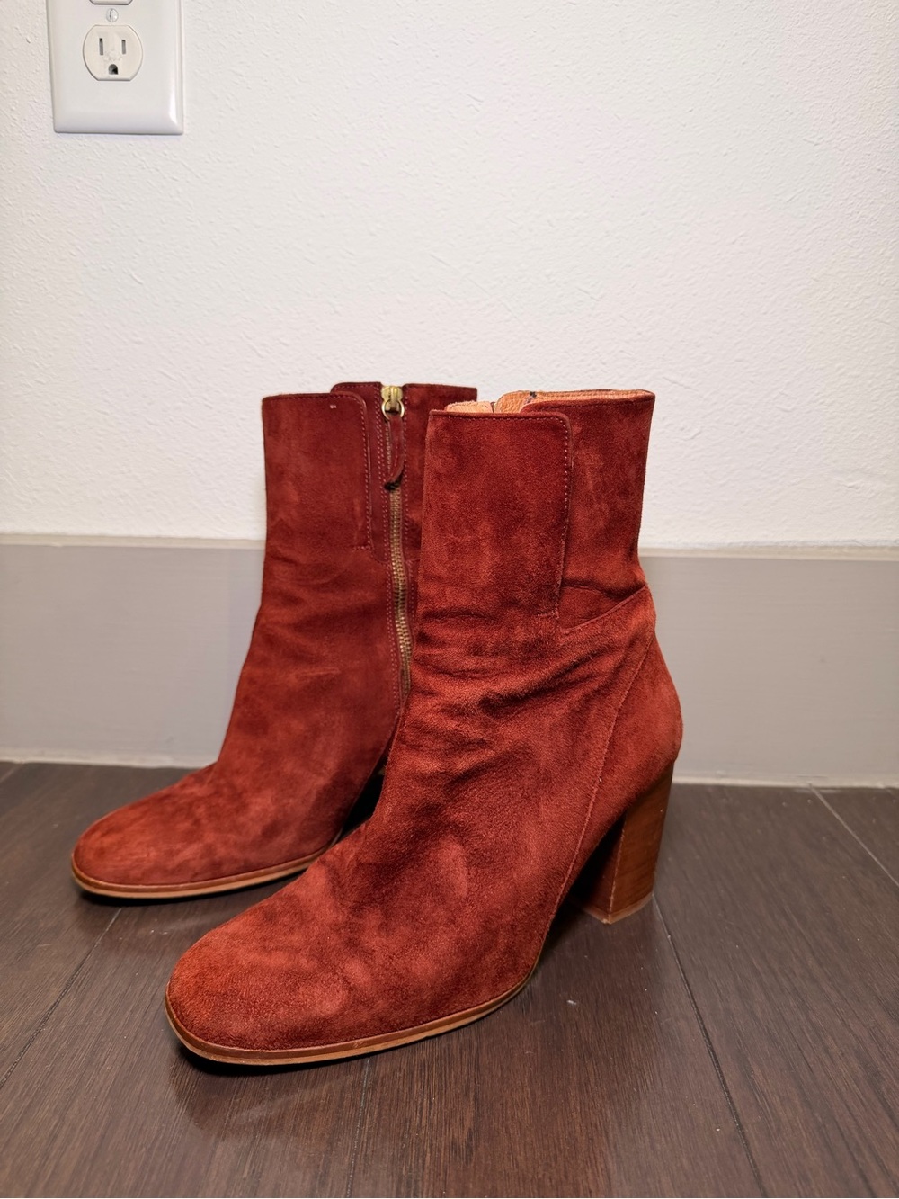 Free People -Suede Ankle Boots in Rust Red
